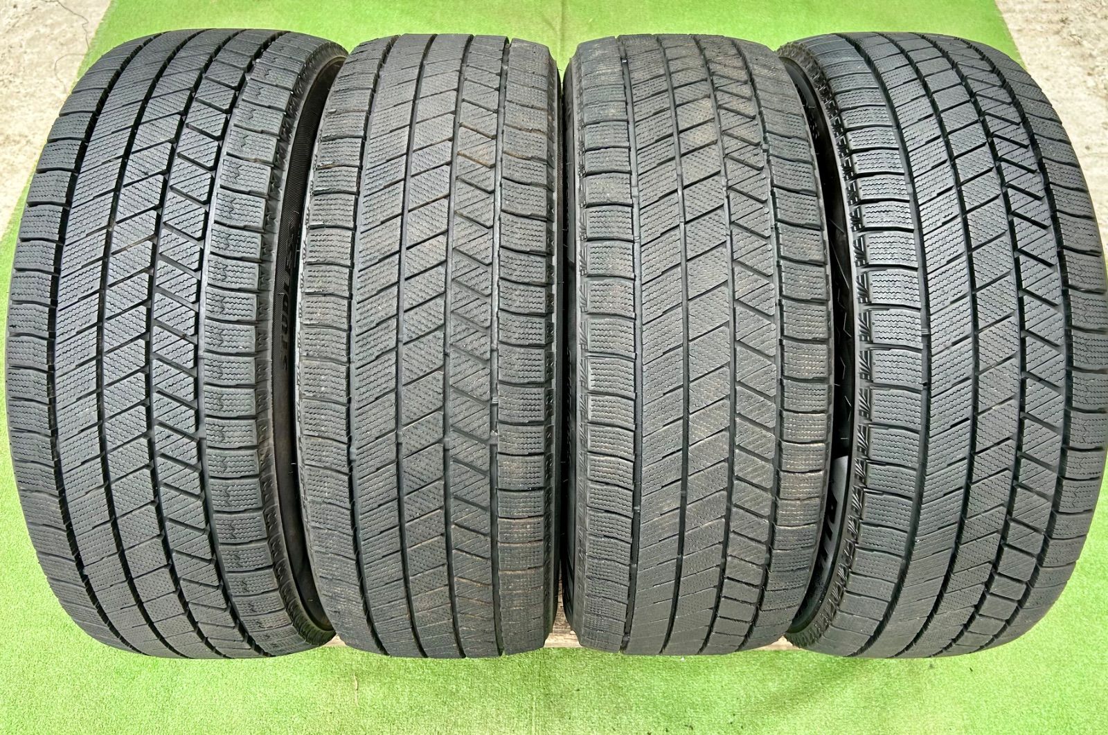 BRIDGESTONE ・商品名：BLIZZAK VRX3 ・タイヤサイズ：225/45 R18 91Q ・製造年週：2023年31〜37週目 ・本数：4本セット