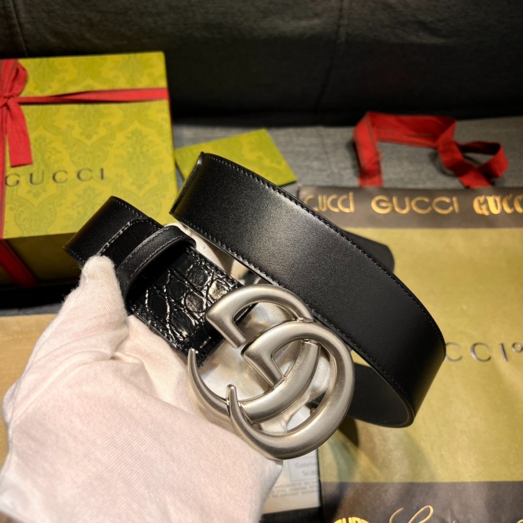 【今日特価】GUCCI New Model ブラックレザーベルト with GG Perforated Pattern-2