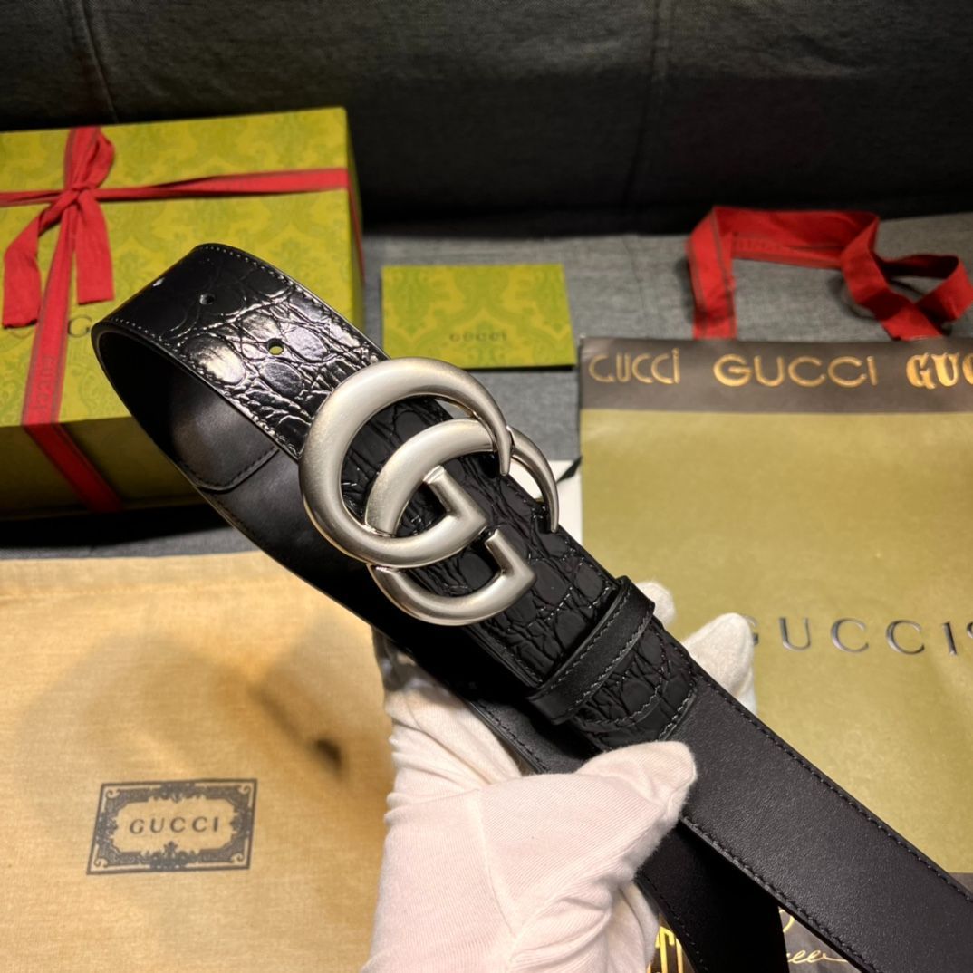 【今日特価】GUCCI New Model ブラックレザーベルト with GG Perforated Pattern-2