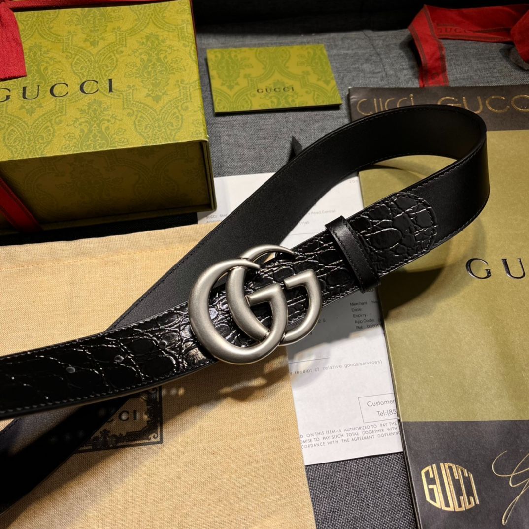 【今日特価】GUCCI New Model ブラックレザーベルト with GG Perforated Pattern-2