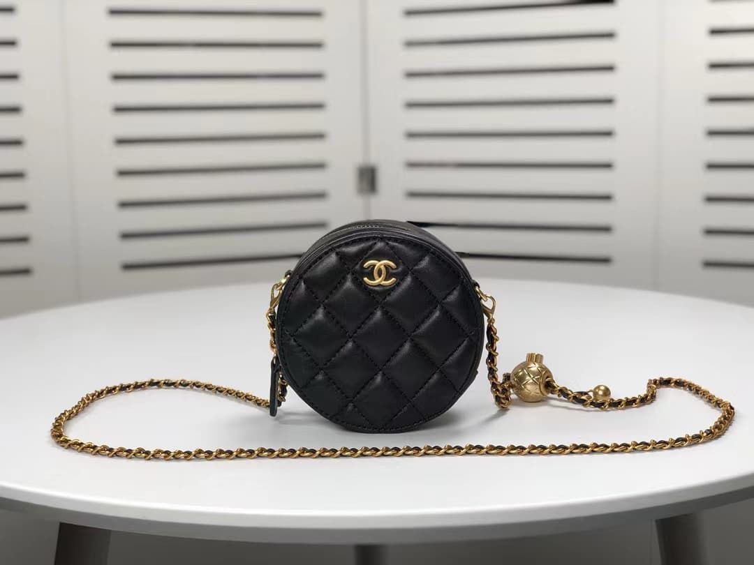 CHANEL チェーンショルダー　バッグ　マトラッセ　丸型　チェーンバッグ
