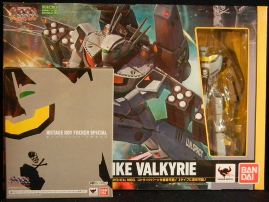バンダイ HI-METAL R VF-1S ストライクバルキリー(ロイ・フォッカー・スペシャル) 魂STAGE付き