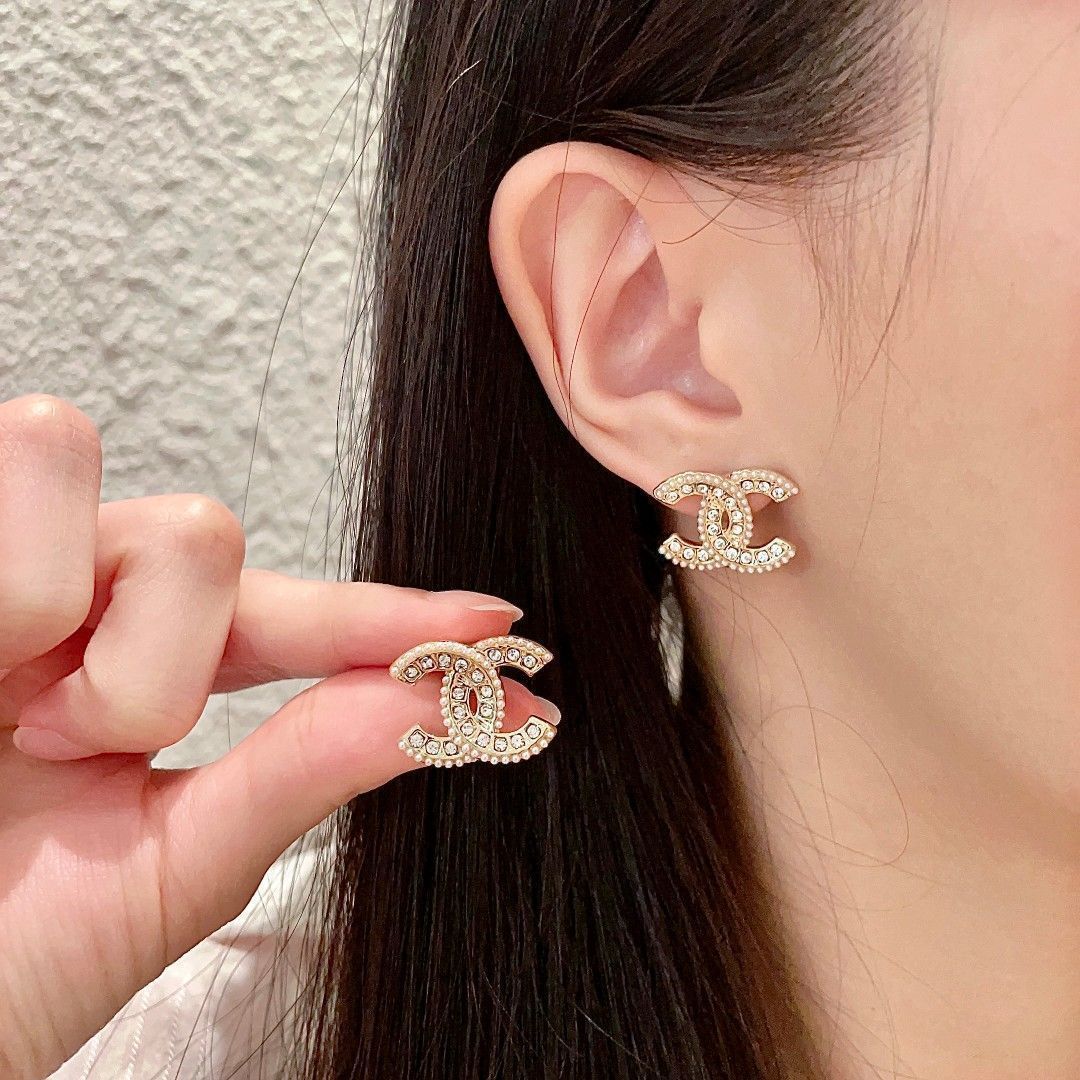 【今日特価】Chanel ヴィンテージ アルファベットピアス 送料無料で限定価格-MM輸入
