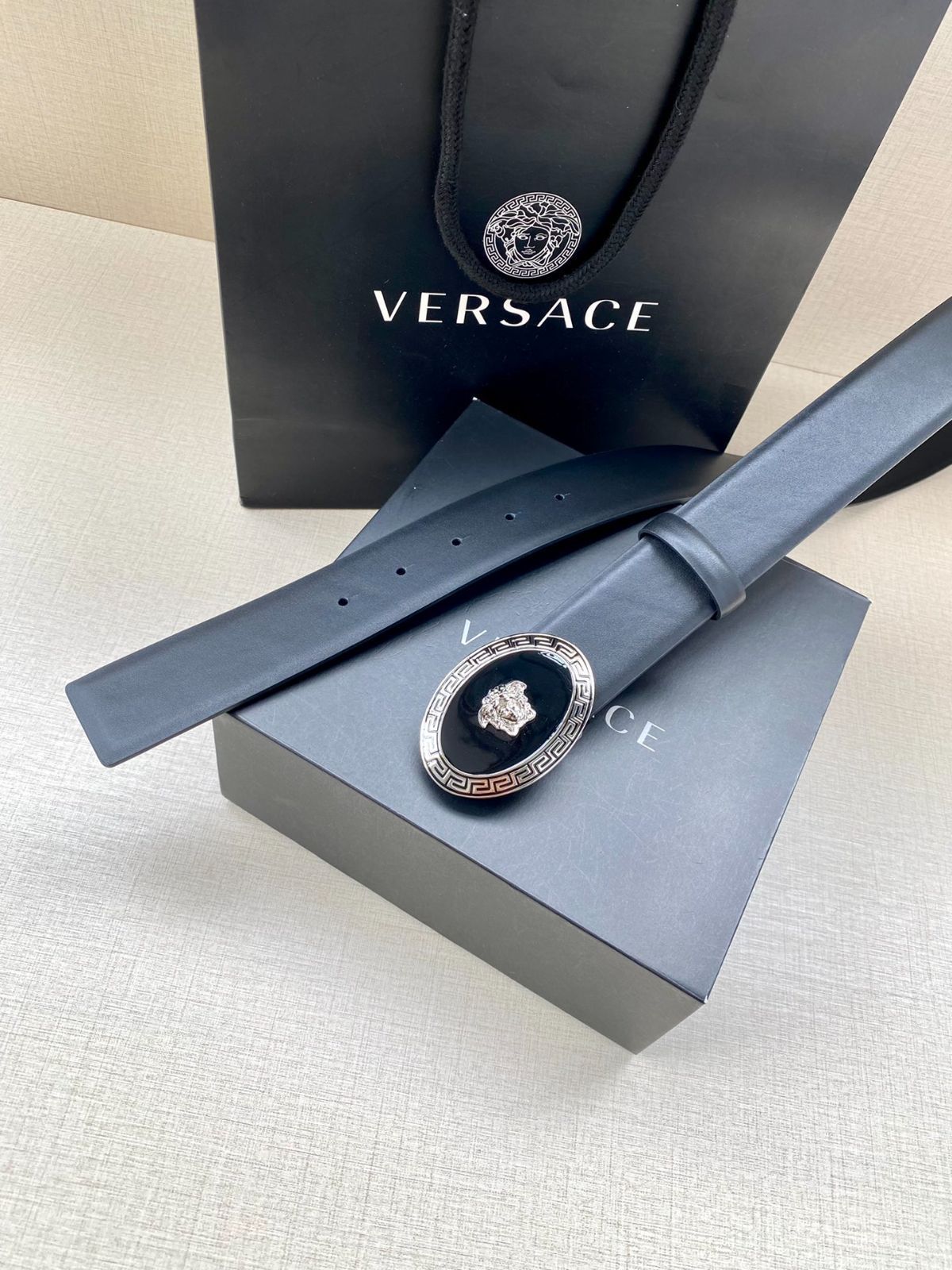 【今日特価】Versace メダサ レザーベルト-3