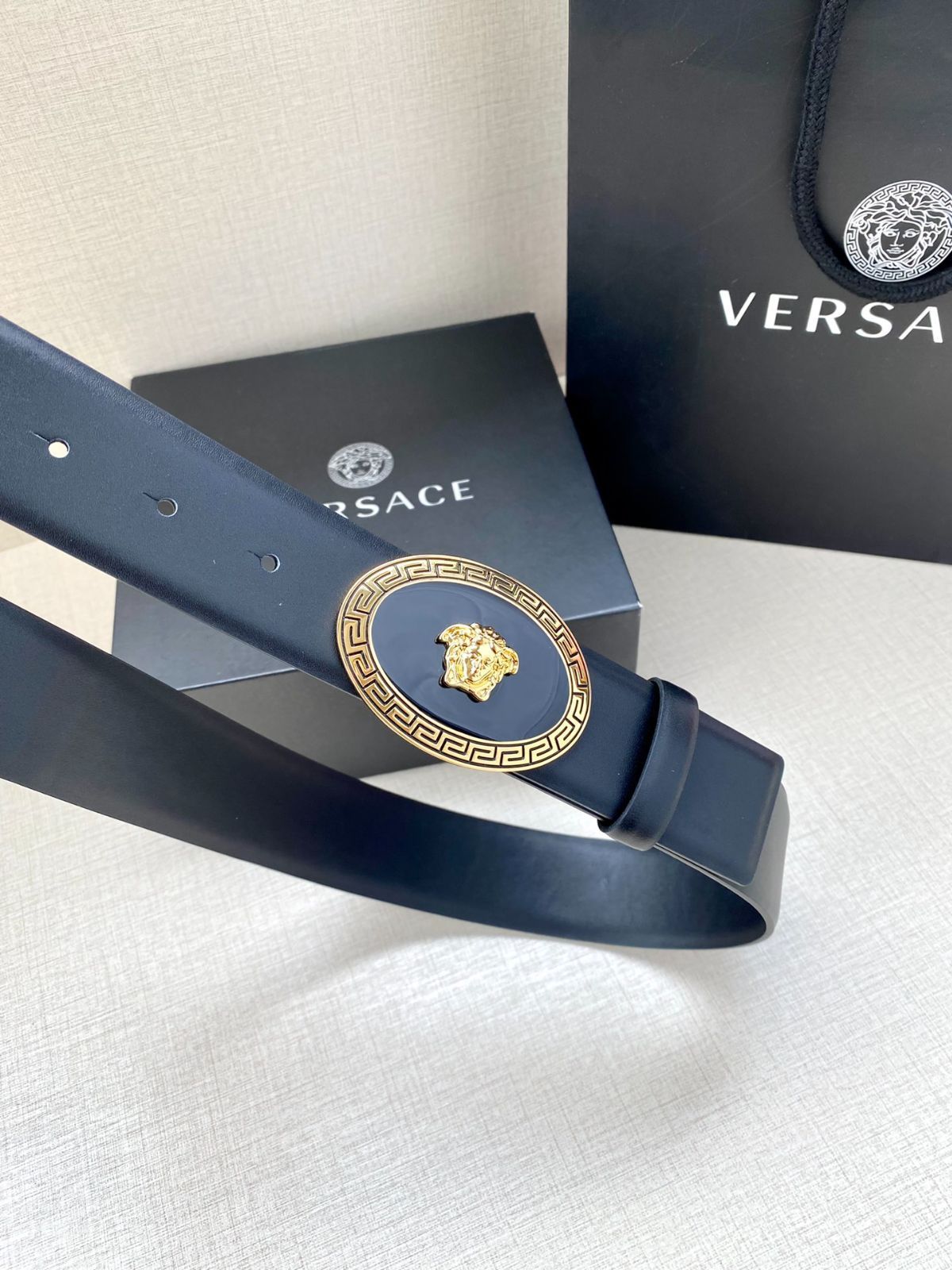 【今日特価】Versace メダサ レザーベルト-3