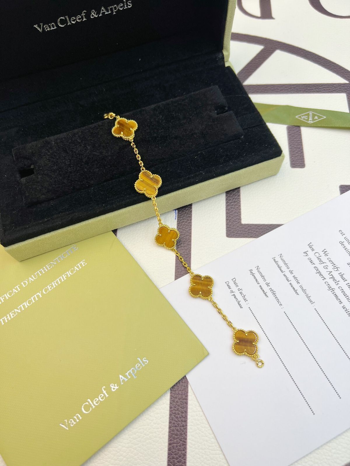 [Van Cleef & Arpels] ヴァンクリーフ＆アーペル 四つ葉のクローバー タイガーアイ ストーン ブレスレット｜本日限定特価｜新品未使用