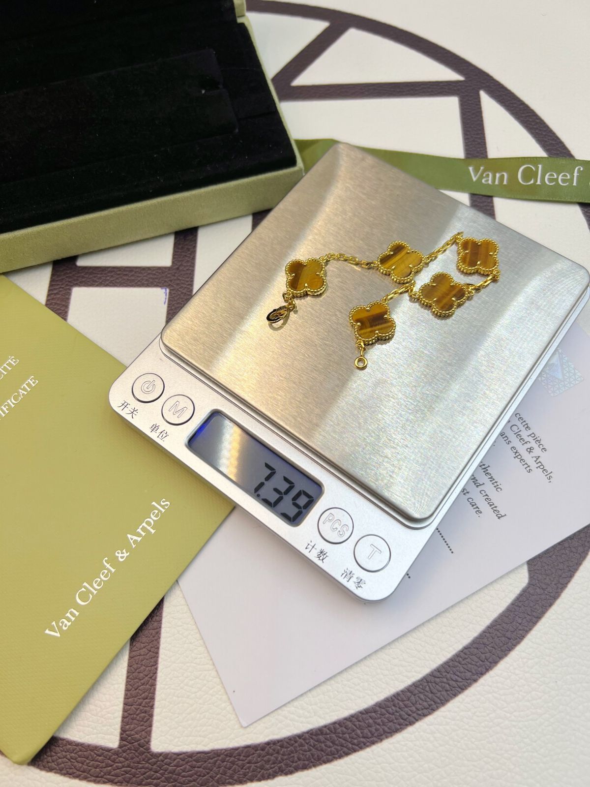[Van Cleef & Arpels] ヴァンクリーフ＆アーペル 四つ葉のクローバー タイガーアイ ストーン ブレスレット｜本日限定特価｜新品未使用