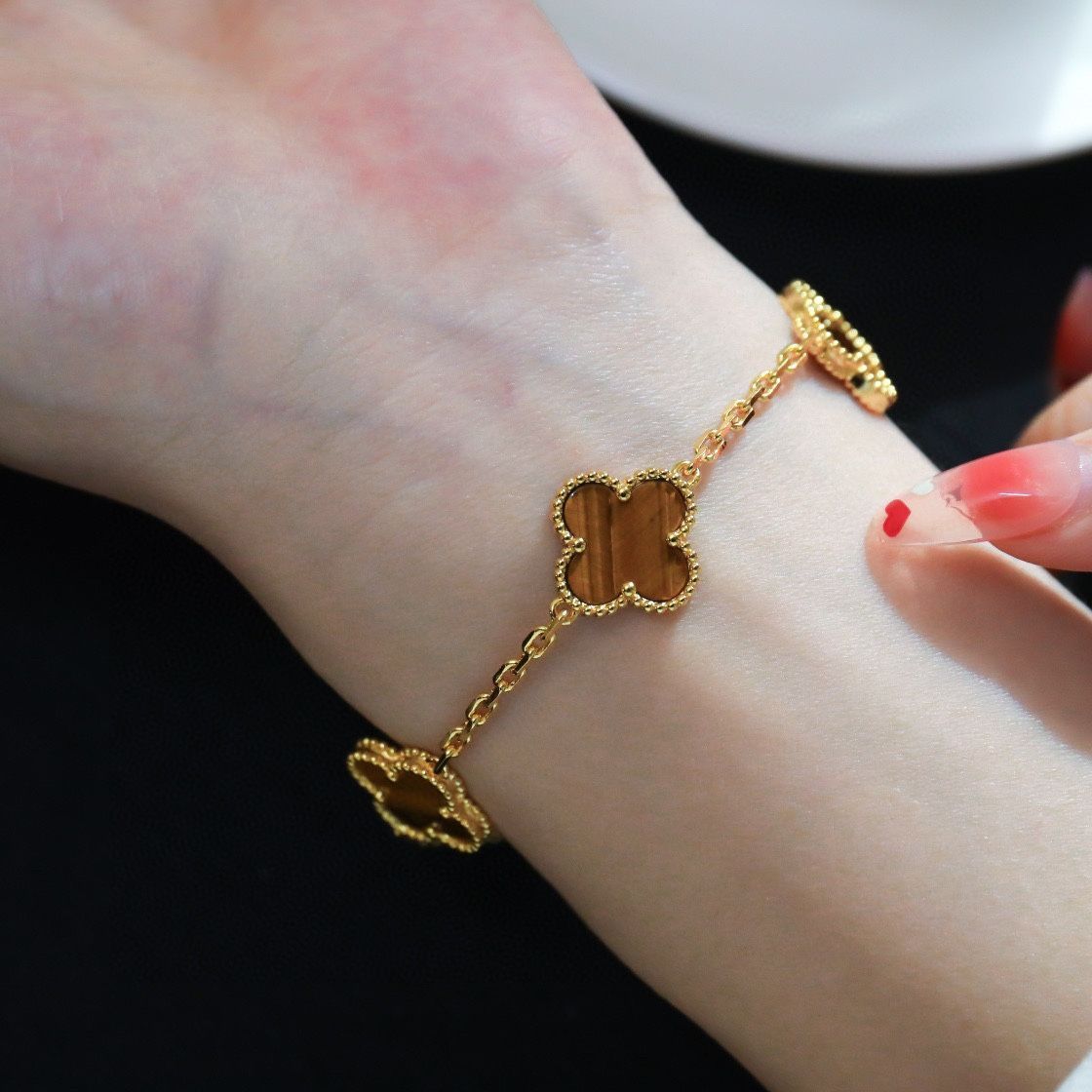 [Van Cleef & Arpels] ヴァンクリーフ＆アーペル 四つ葉のクローバー タイガーアイ ストーン ブレスレット｜本日限定特価｜新品未使用