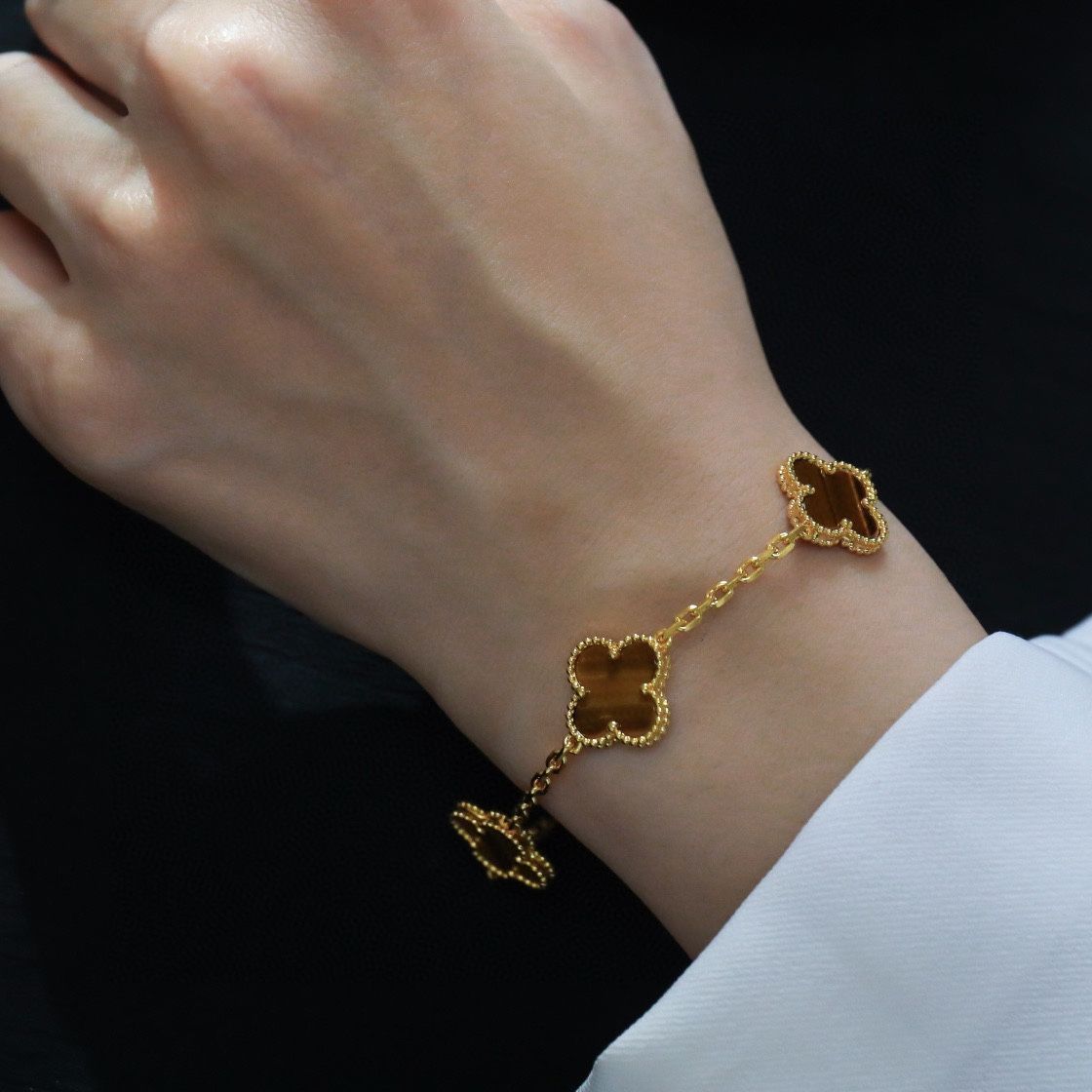 [Van Cleef & Arpels] ヴァンクリーフ＆アーペル 四つ葉のクローバー タイガーアイ ストーン ブレスレット｜本日限定特価｜新品未使用