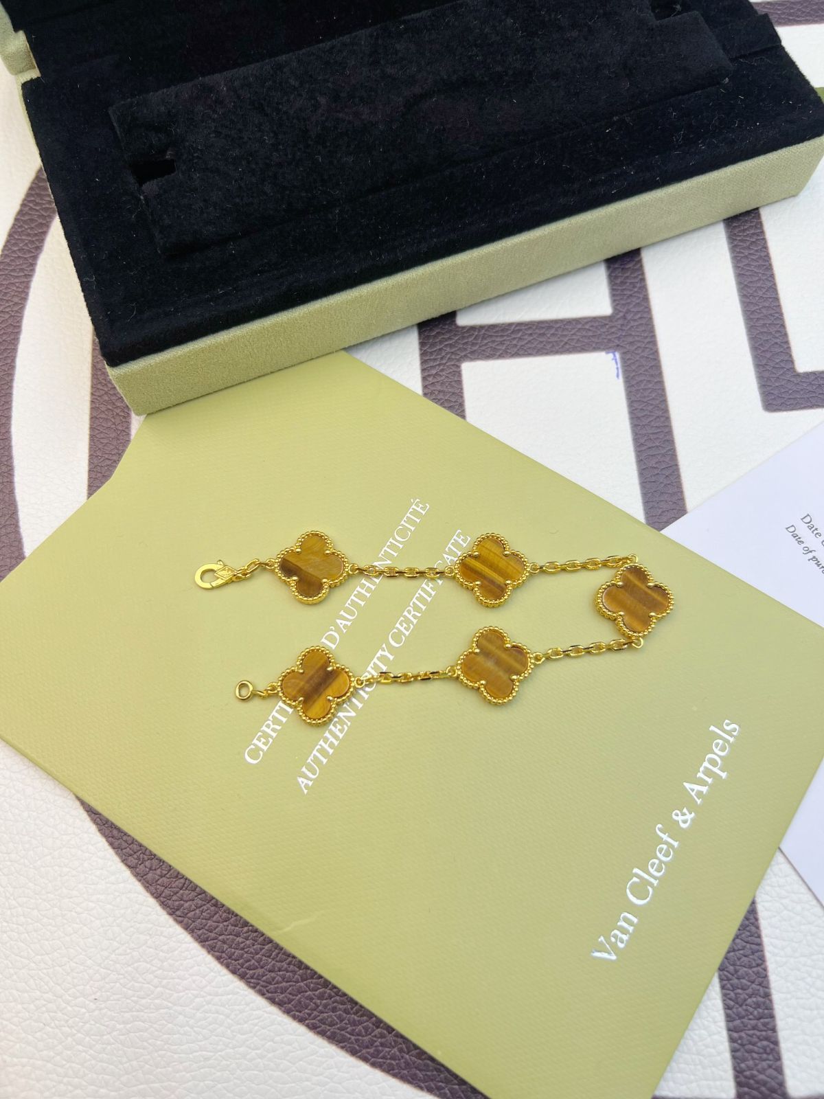 [Van Cleef & Arpels] ヴァンクリーフ＆アーペル 四つ葉のクローバー タイガーアイ ストーン ブレスレット｜本日限定特価｜新品未使用