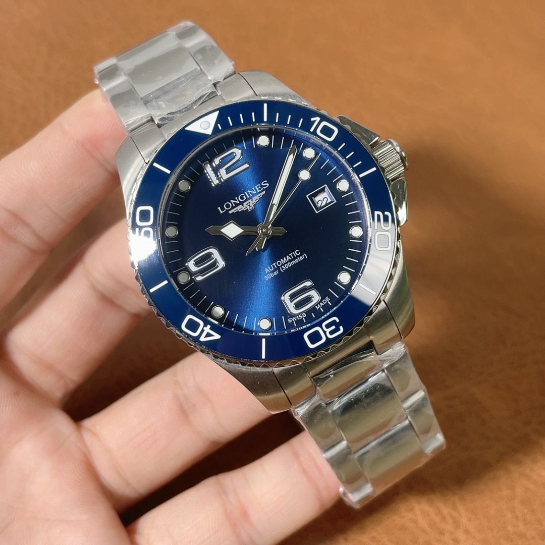 [Longines] コンクエスト自動巻きクロノグラフ - 専用ケース・カード・袋付き新品未使用