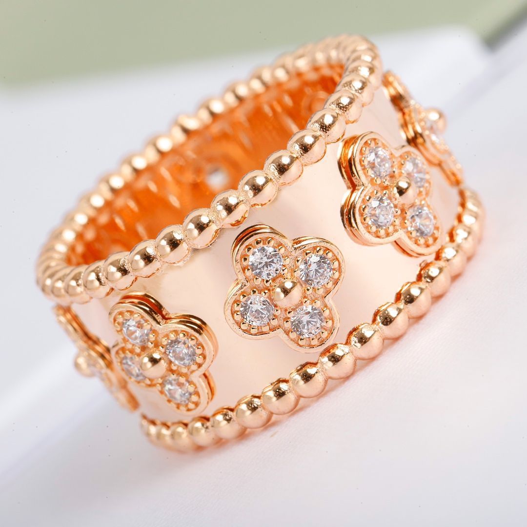 Van Cleef & Arpels ヴァン クリーフ＆アーペル 万華鏡リング ペルレ 四つ葉模様リング｜本日限定特価｜新品未使用