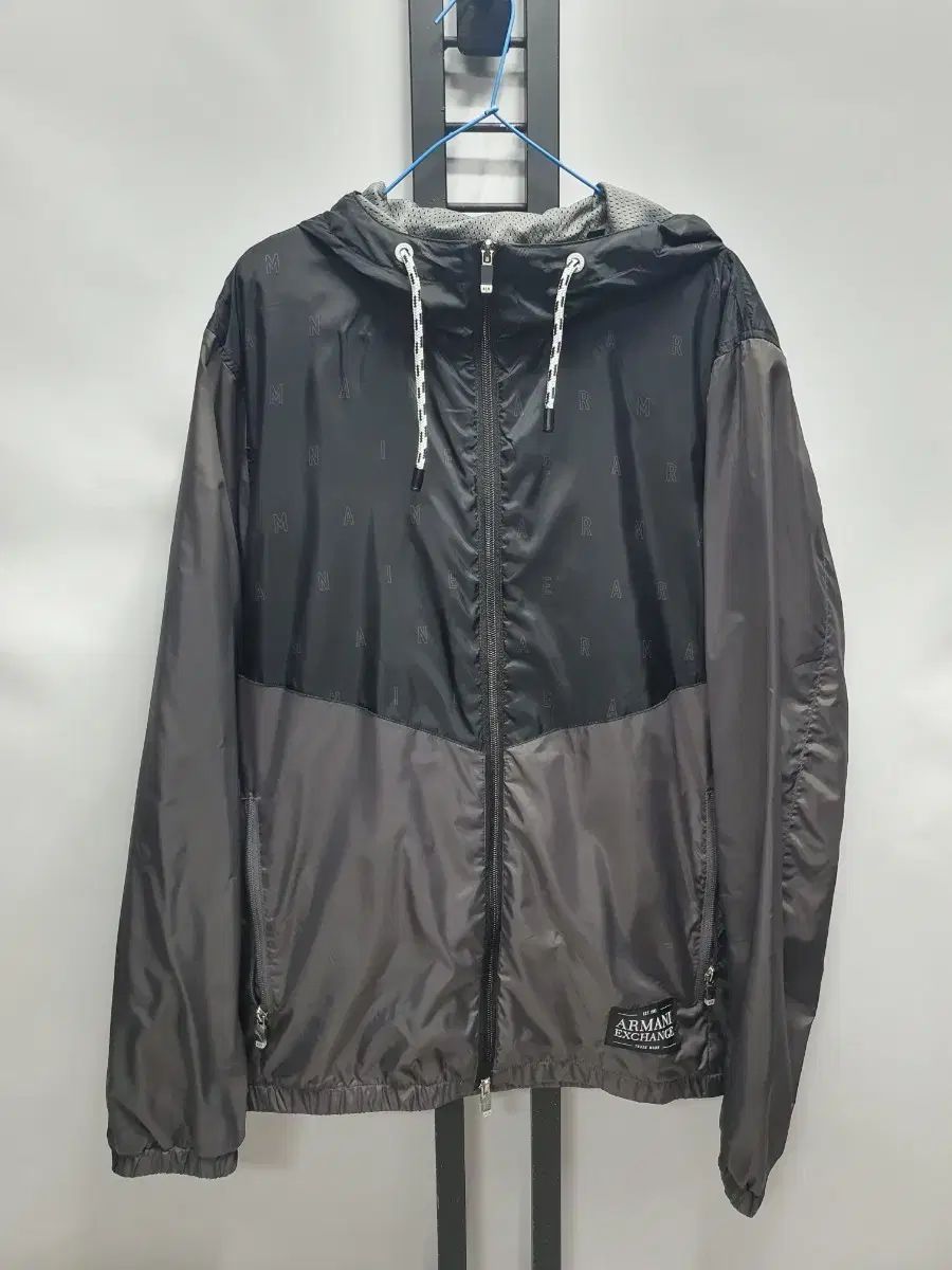 ARMANI EXCHANGE アルマーニ エクスチェンジ ウィンドブレーカー ジャケット ブラック/ダークグレー m