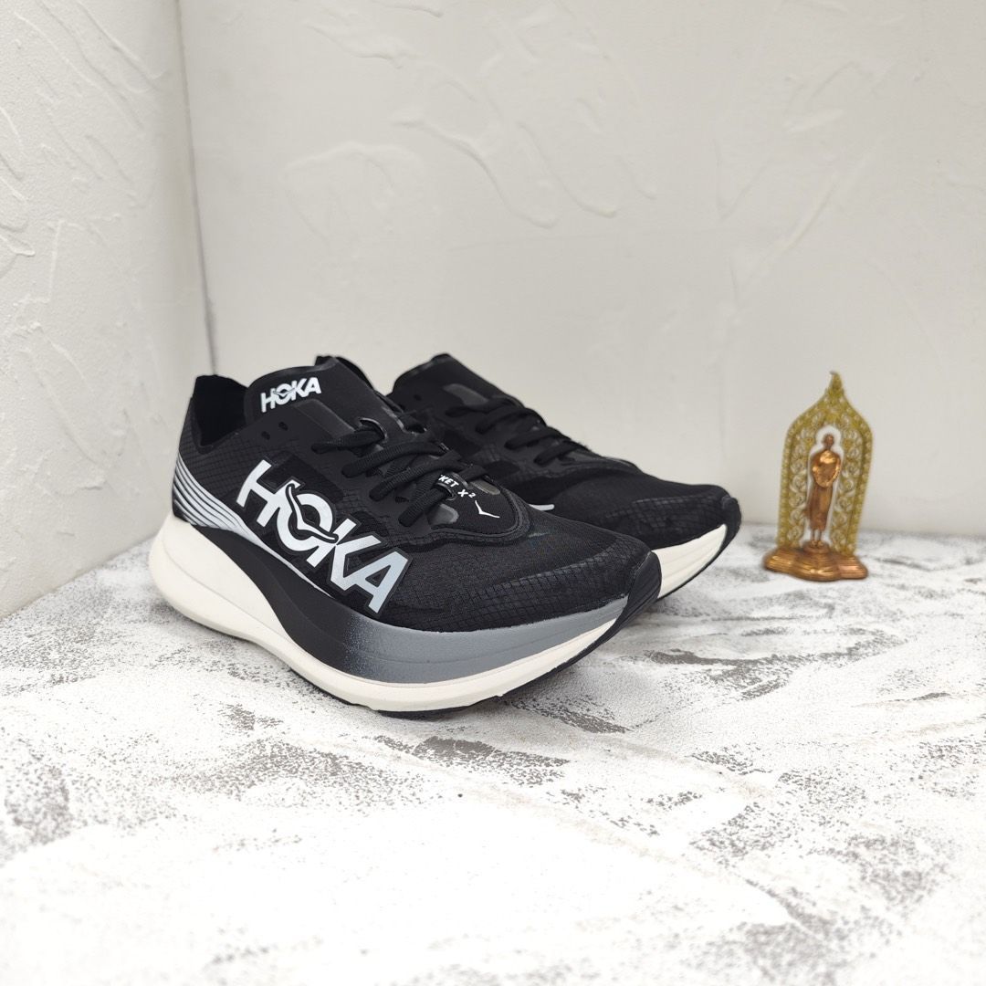 HOKA ROCKET X ホカ ロケット X ランニングシューズ メンズ　レディース　ブラック　ホワイト