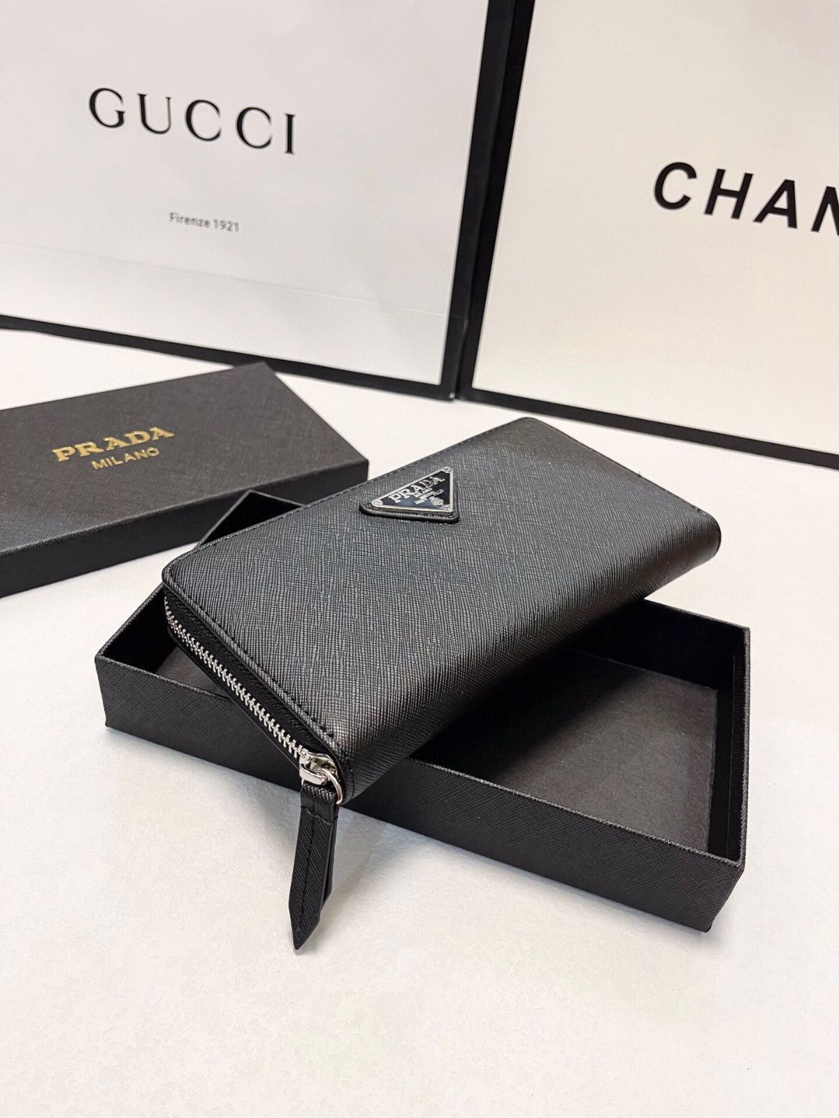 PRADA財布/革財布、両用パスケース財布、男女兼用[本日特価|新品未使用品]