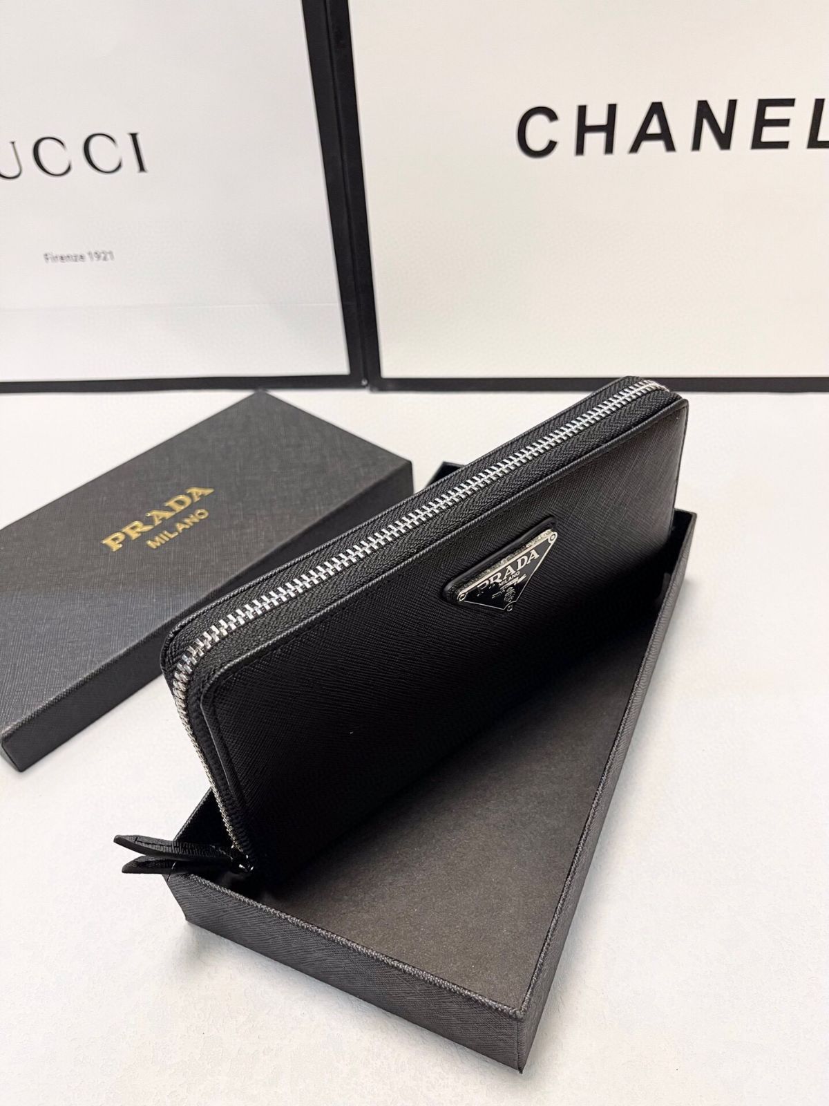 PRADA財布/革財布、両用パスケース財布、男女兼用[本日特価|新品未使用品]