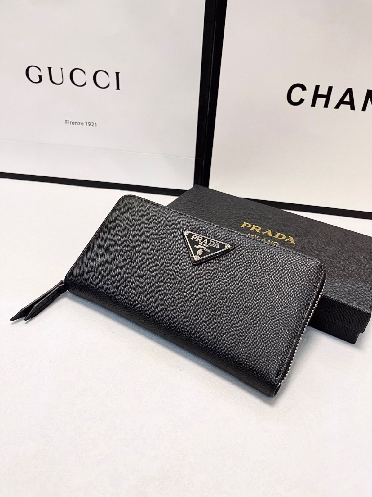 PRADA財布/革財布、両用パスケース財布、男女兼用[本日特価|新品未使用品]