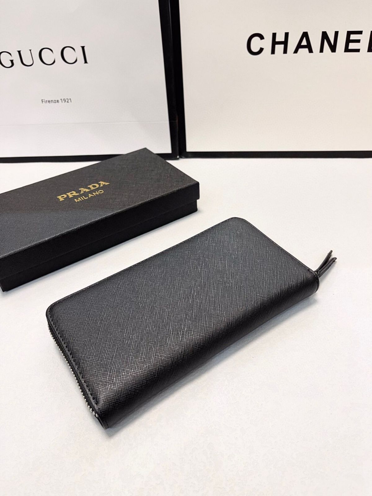 PRADA財布/革財布、両用パスケース財布、男女兼用[本日特価|新品未使用品]