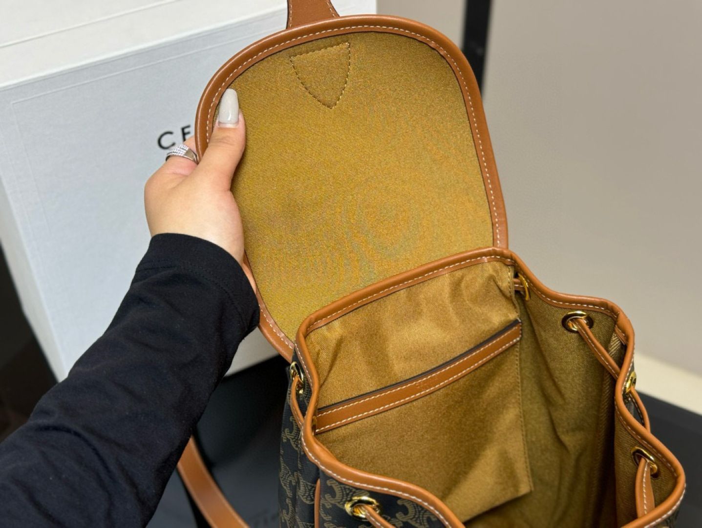 [Celine] ミニバックパック - 専用ボックス付き | セリーヌ レディースバッグ｜本日限定特価｜新品未使用-WTO輸入