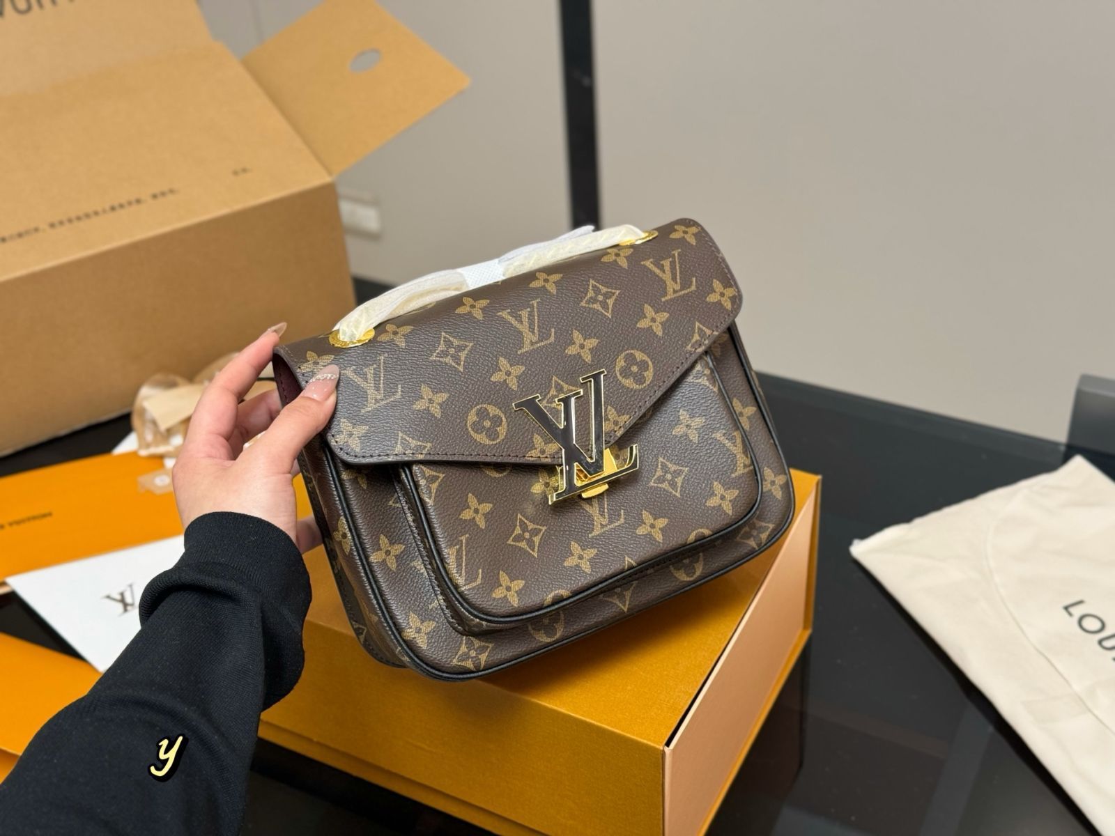 【今日特価】LV Passy Messenger Bag ルイ・ヴィトン パッシー メッセンジャー バッグ-WTO輸入1