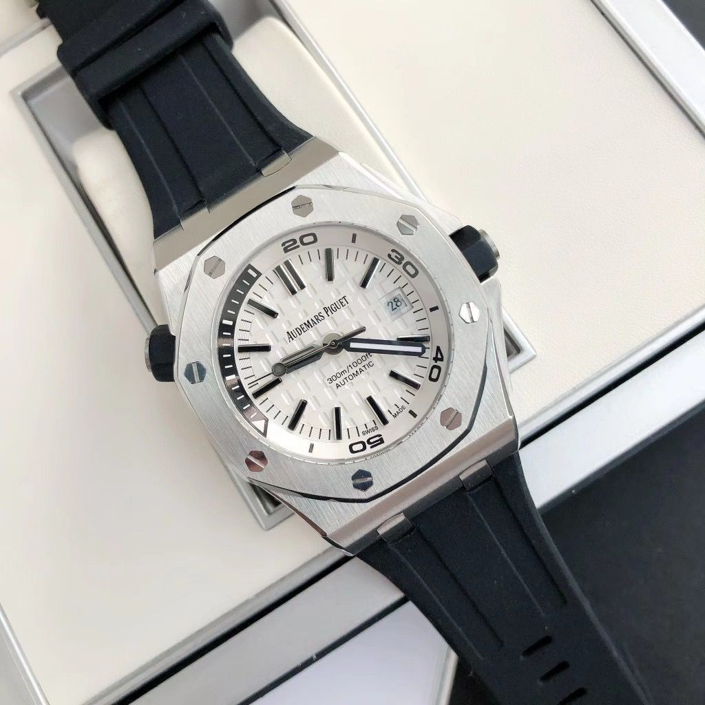 ご購入大歓迎です 未使用ですAUDEMARS PIGUET 男性用スポーツウオッチです# 自動巻き｜本日限定特価｜新品未使用--WTO輸入3
