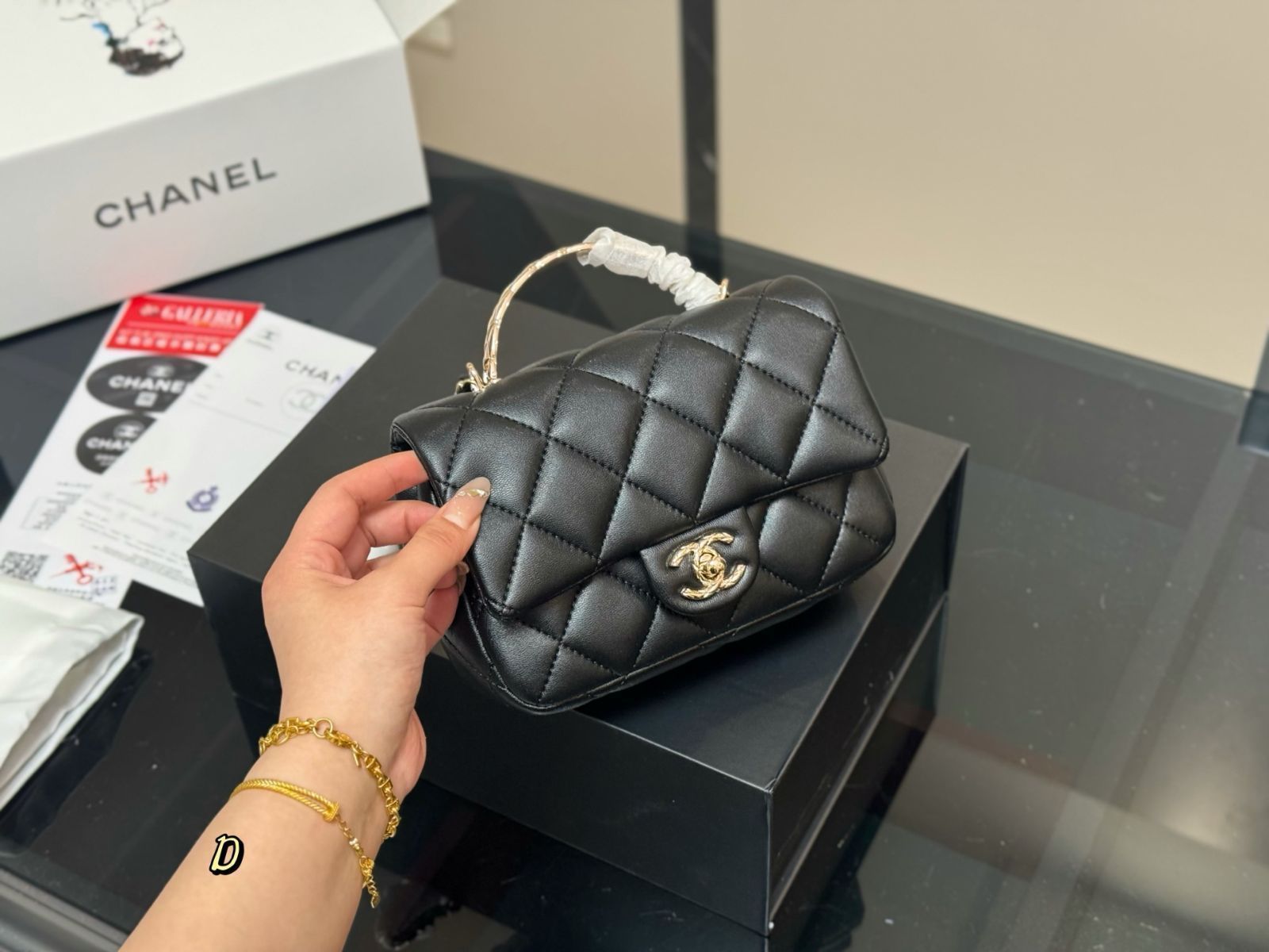 【今日特価】Chanel 25P ブラックゴールド ハンドルバッグ！国内送料無料！限定在庫セール価格です！ 12,000円