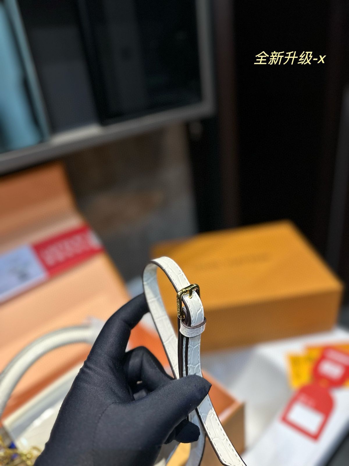 【今日特価】LVCapucines ハンドバッグ 送料無料！在庫限定価格｜詳細画像