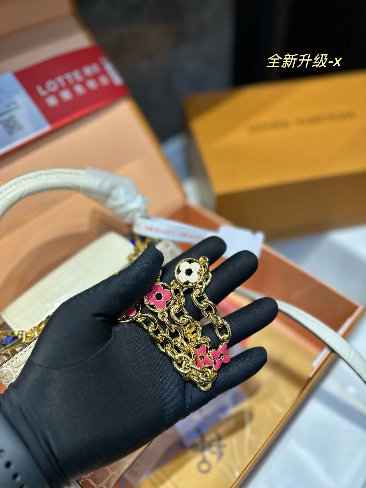 【今日特価】LVCapucines ハンドバッグ 送料無料！在庫限定価格｜詳細画像