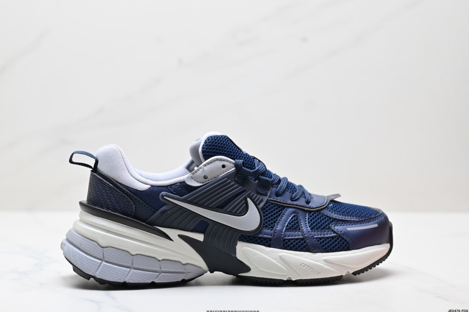 Nike / ナイキ V2K RUN ランニングシューズ レトロスタイル メッシュ通気性アスレチックシューズ-MM輸入