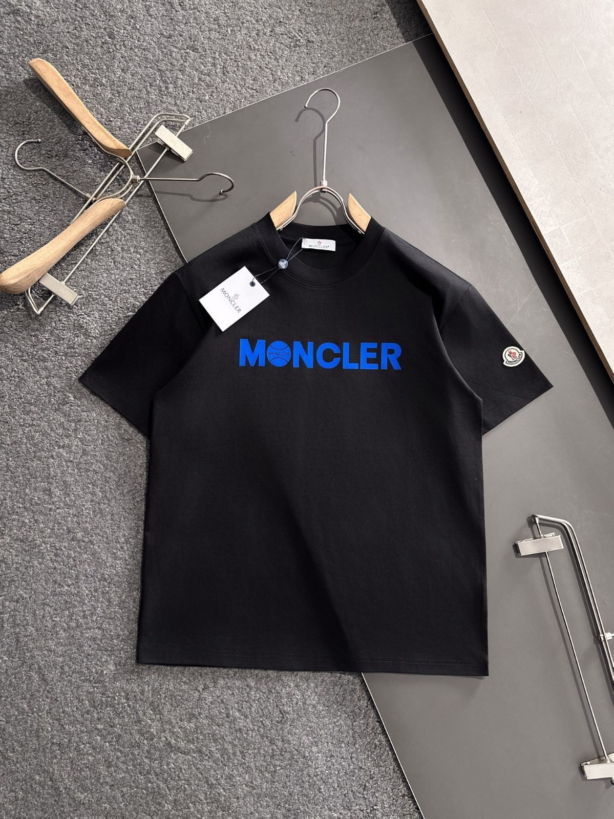 【今日特価】MON 2025SS 最新款 円領ファッション T シャツ