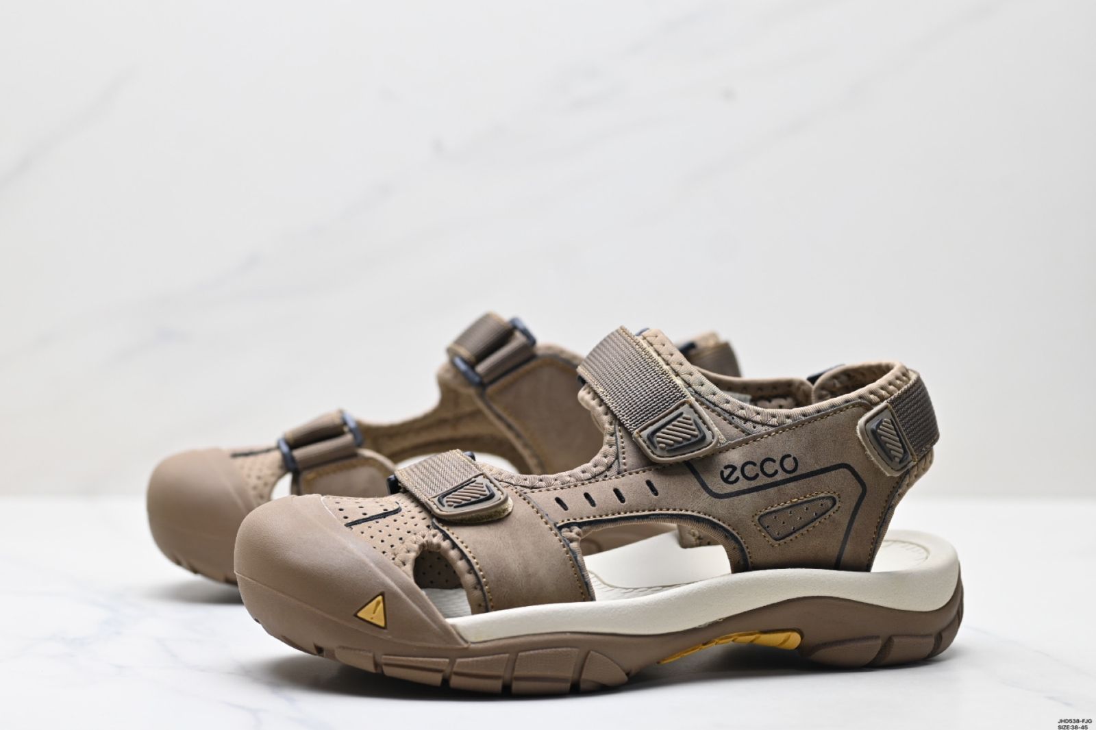 【今日特価】ECCO メンズ ローカット ラセン式締め付け スポーツサンダル 夏用レジャー ネット素材仕様 送料無料 在庫限定セール価格！