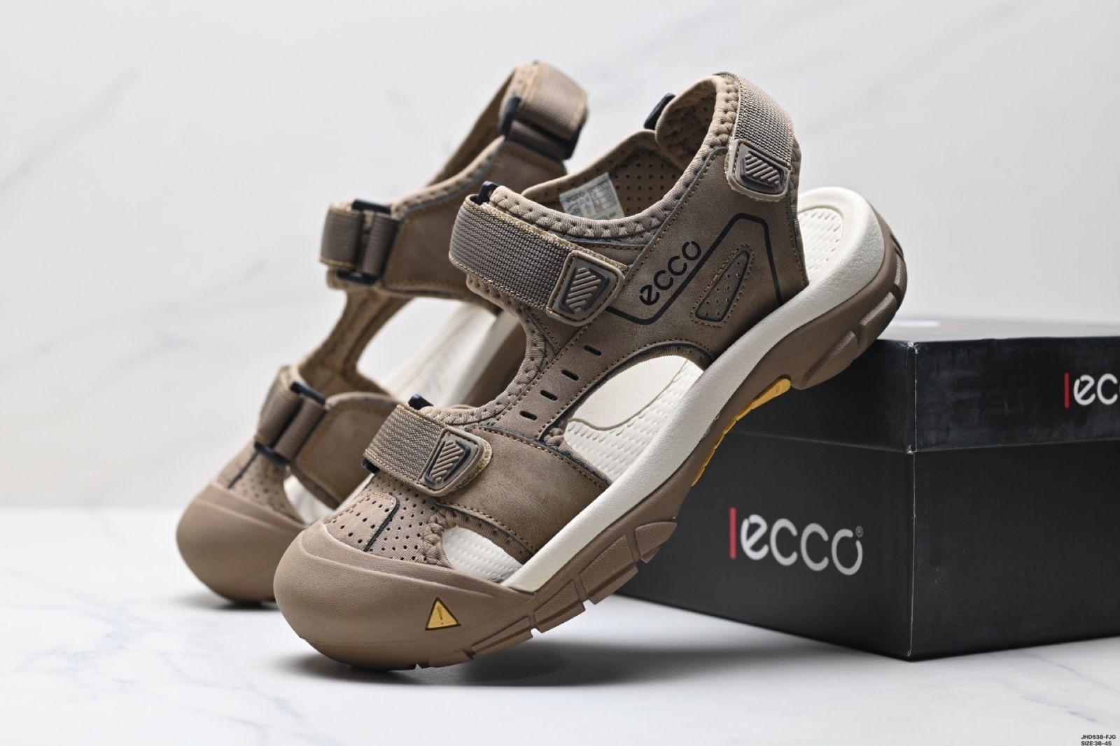 【今日特価】ECCO メンズ ローカット ラセン式締め付け スポーツサンダル 夏用レジャー ネット素材仕様 送料無料 在庫限定セール価格！