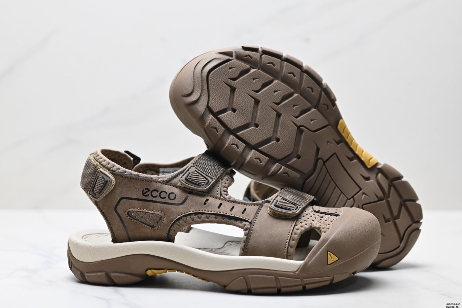 【今日特価】ECCO メンズ ローカット ラセン式締め付け スポーツサンダル 夏用レジャー ネット素材仕様 送料無料 在庫限定セール価格！