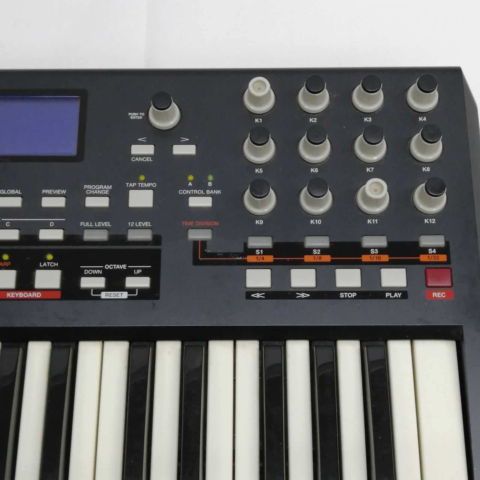 【動作品】AKAI MIDIキーボード mpk25 M2485-hh5rh 【動作品】AKAI MIDIキーボード mpk25 M2485-hh5rh