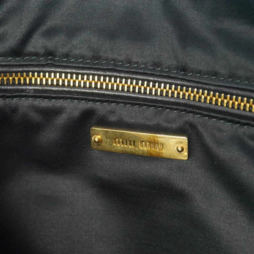 ミュウミュウ miumiu レザー スタッズ クラッチバッグ ゴールド金具 黒