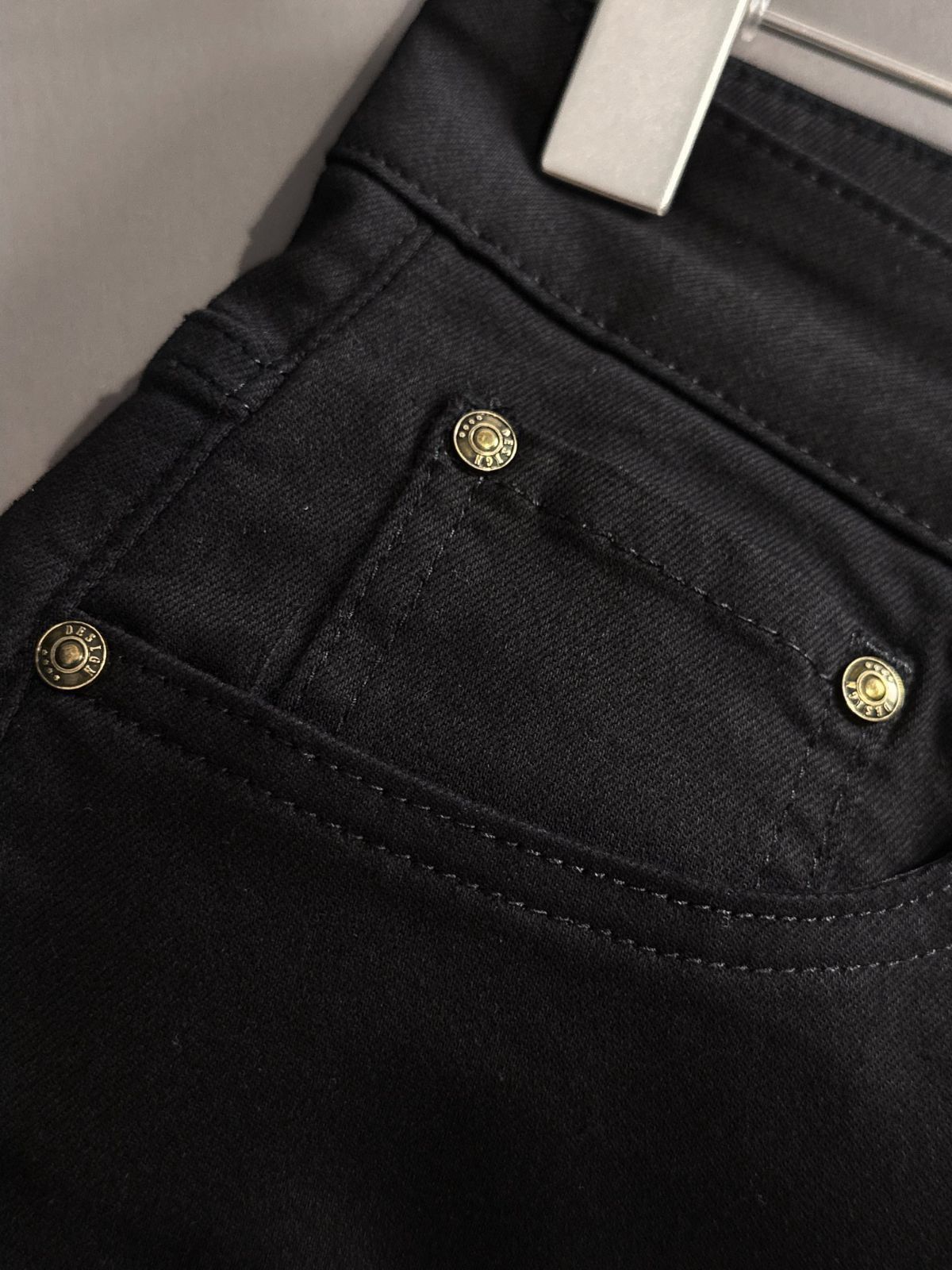 【今日特価】Dior 2025 夏 刺繍ポケット シェイプドジーンズ