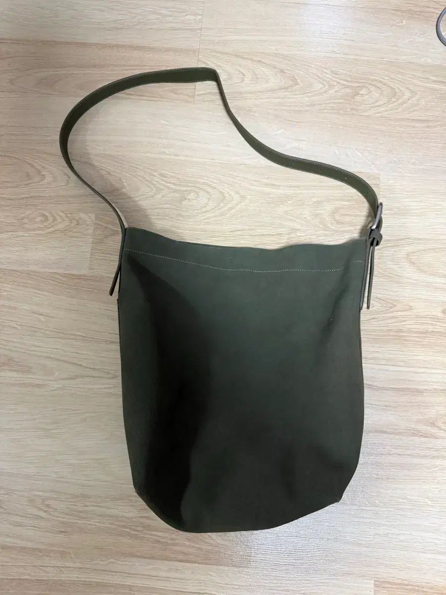 HAZZYS スウェード バッグ