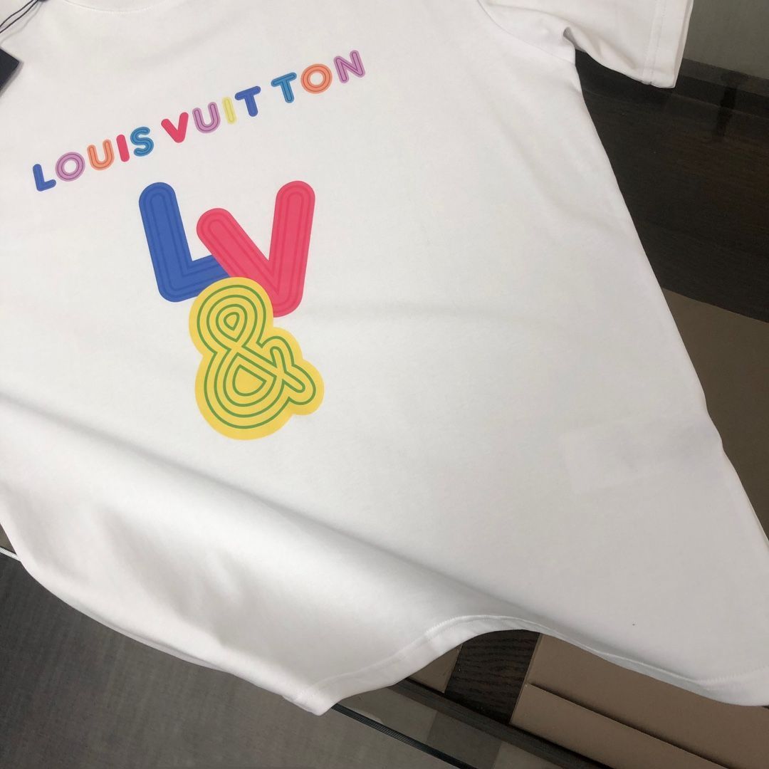 【本日限定特価】Louis Vuitton メンズ カジュアルTシャツ 夏用 270g 高品質コットン 米白/ブラック M-3XL [本日特価|新品未使用品]