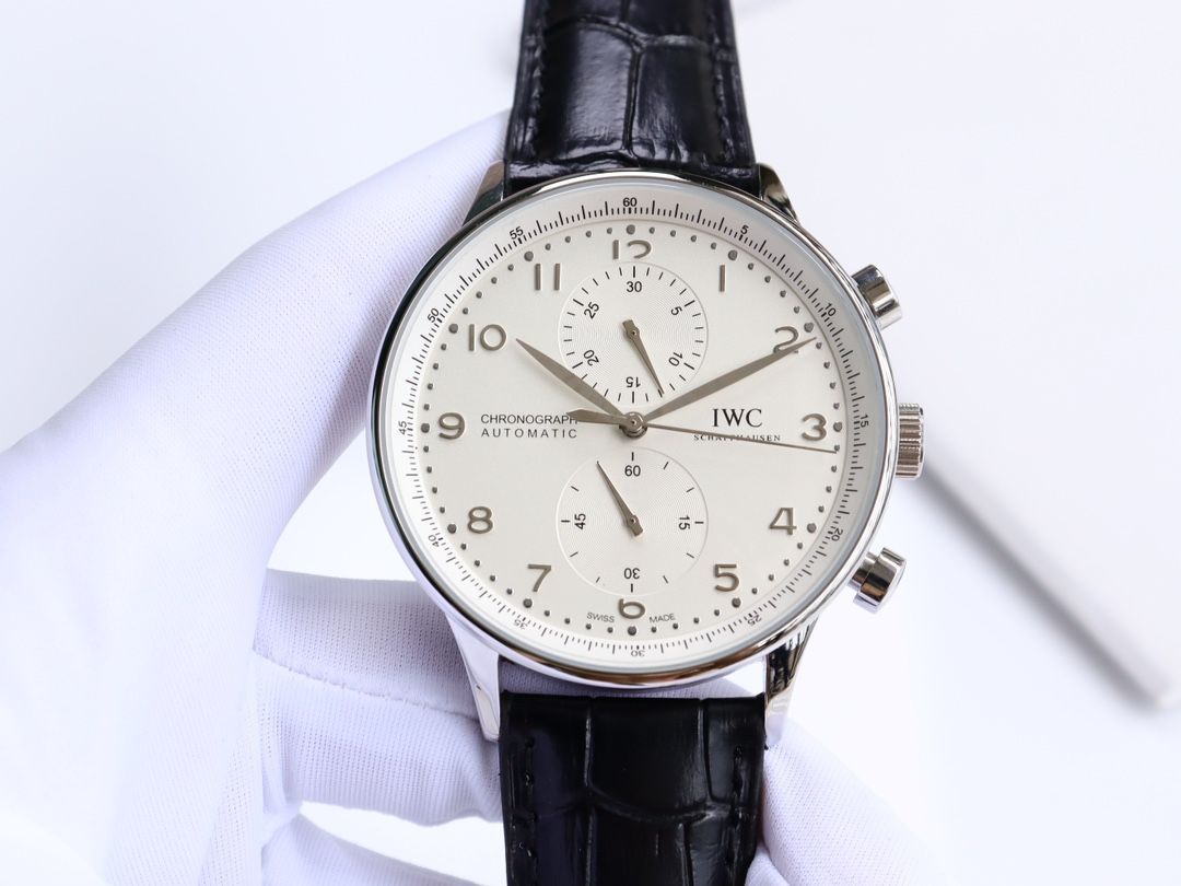 [IWC] ポートギーゼ メンズクロノグラフ - 専用ケース・カード・袋付き｜本日限定特価｜新品未使用