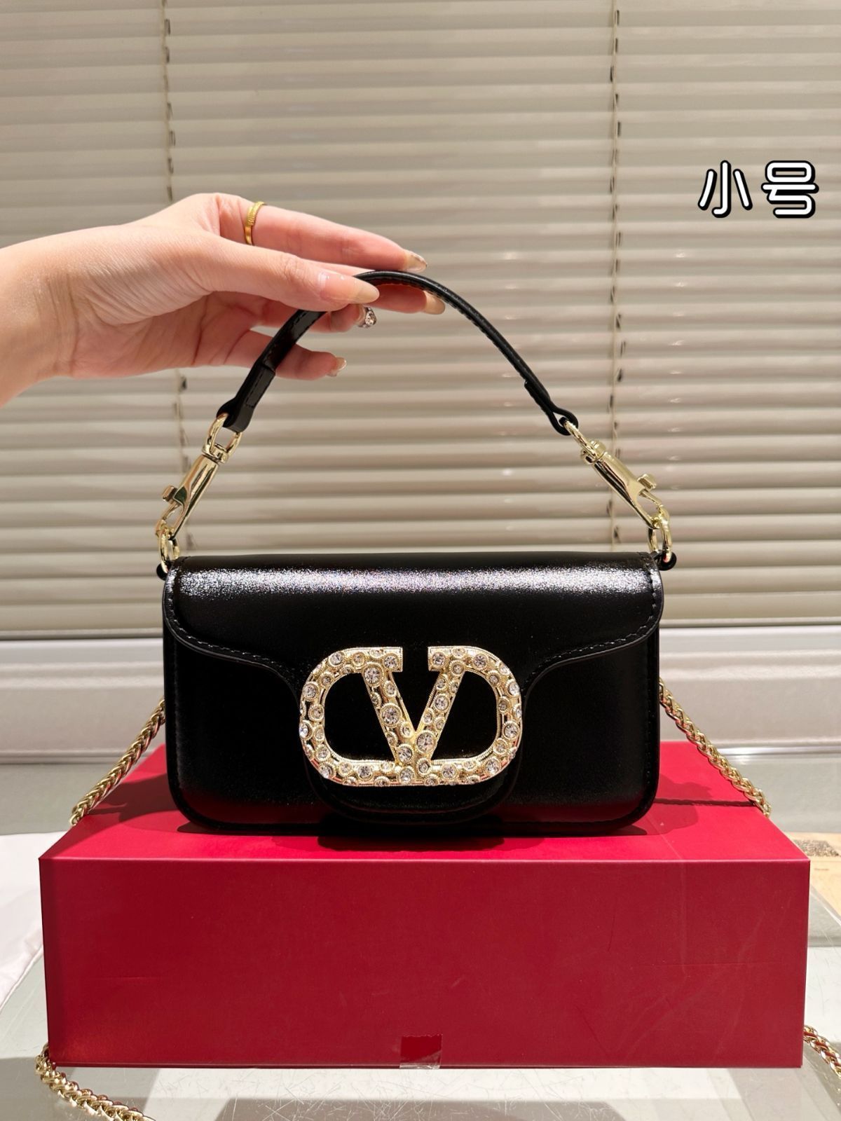 【今日特価】VALENTINO GARAVANI LOC? ショルダーバッグ