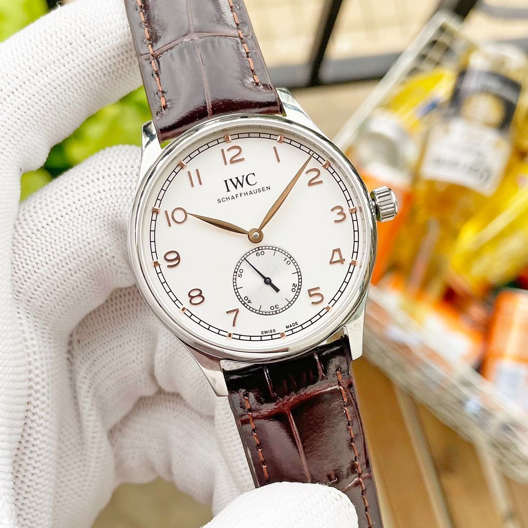 [IWC] クラシックメンズウォッチ - 専用ケース・カード・袋付き｜本日限定特価｜新品未使用