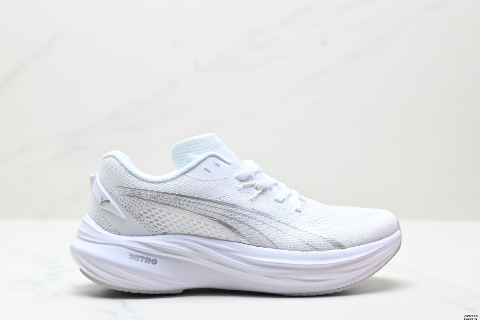 PUMA（プーマ） 「プーマ デビエイト ニトロ 3 クッション トレーニング ランニングシューズ 通気性 快適 滑り止め 耐磨耗 ロートップ レジャー ランニングシューズ」