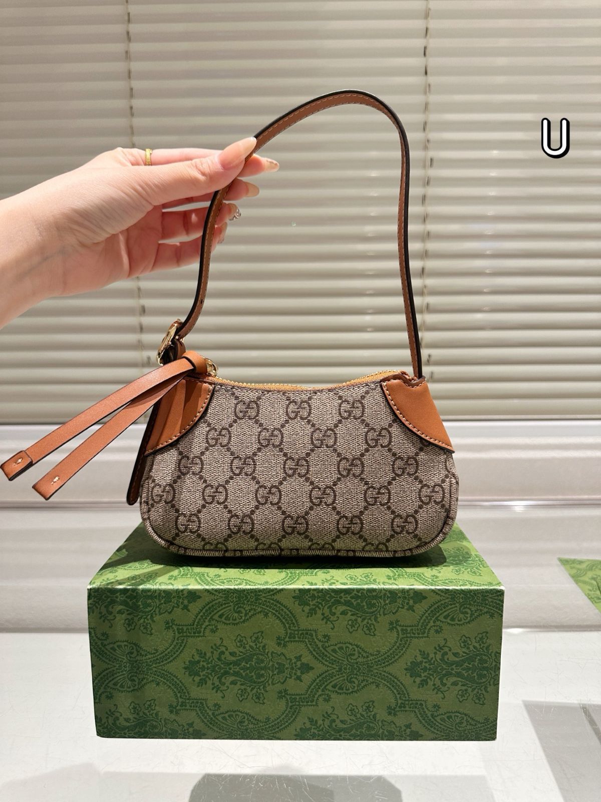 【今日特価】Gucci New Arrival Underarm Bag - グッチ 新品 アンダーアームバッグ（マージャンバッグ） 11,700円
