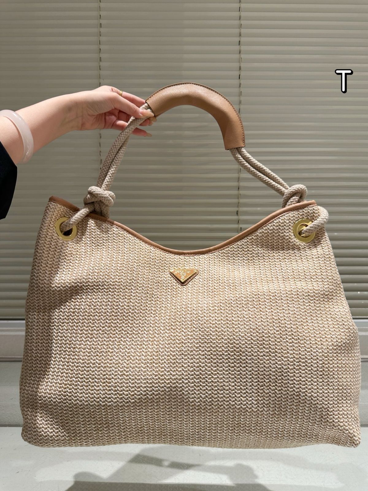 【今日特価】Prada Mariner Re-Nylon Tote Bag / プラダ マリナー リナイロン トートバッグ / 送料無料！在庫限定価格 11,680円