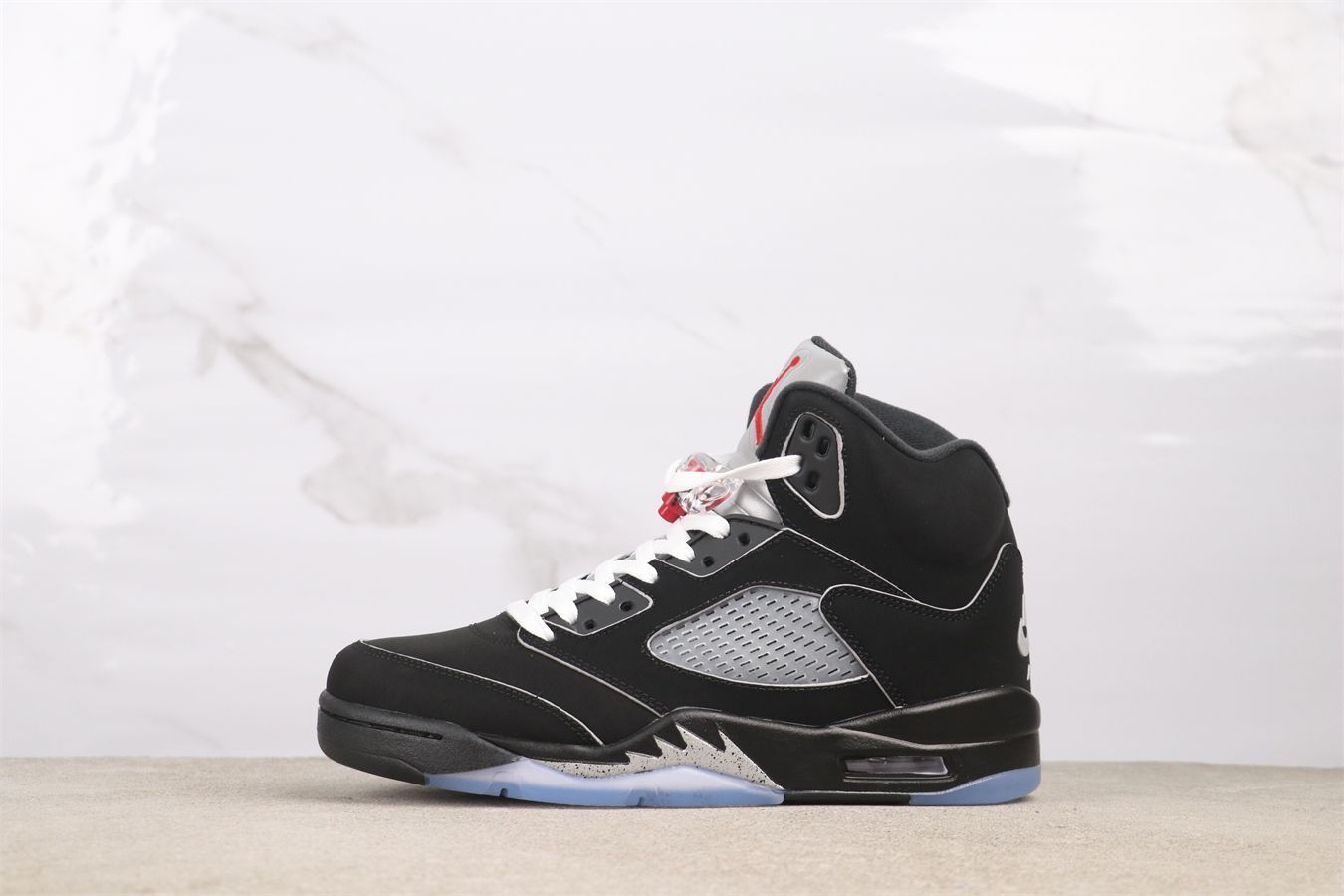 【今日特価】Air Jordan HF3975-001 エアジョーダン HF3975-001 ブラック & シルバー