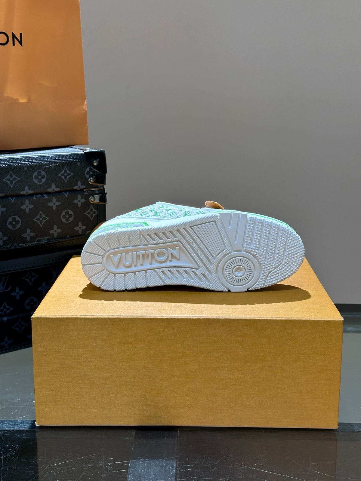 Louis Vuitton trainer カップルスタイルのカジュアルスポーツシューズ