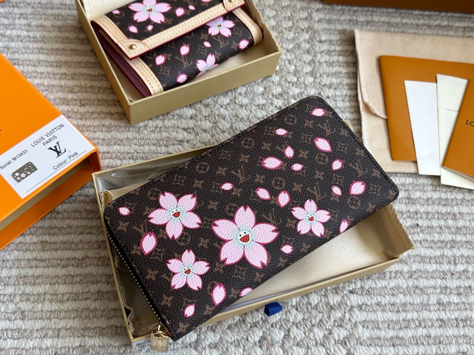 【今日特価】L Brand New Wallet - L ブランド 新作 財布