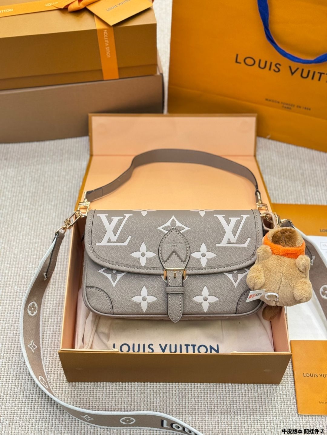 【今日特価】Louis Vuitton Diane 腋下法棍バッグ 25×15cm（セットでギフトボックス付属）