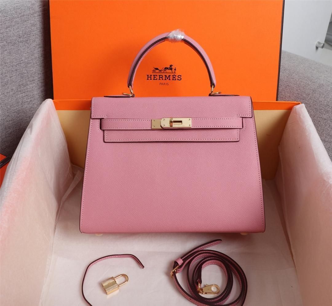 Hermes Kelly Bag ピンクのハンドバッグ／ショルダーバッグ
