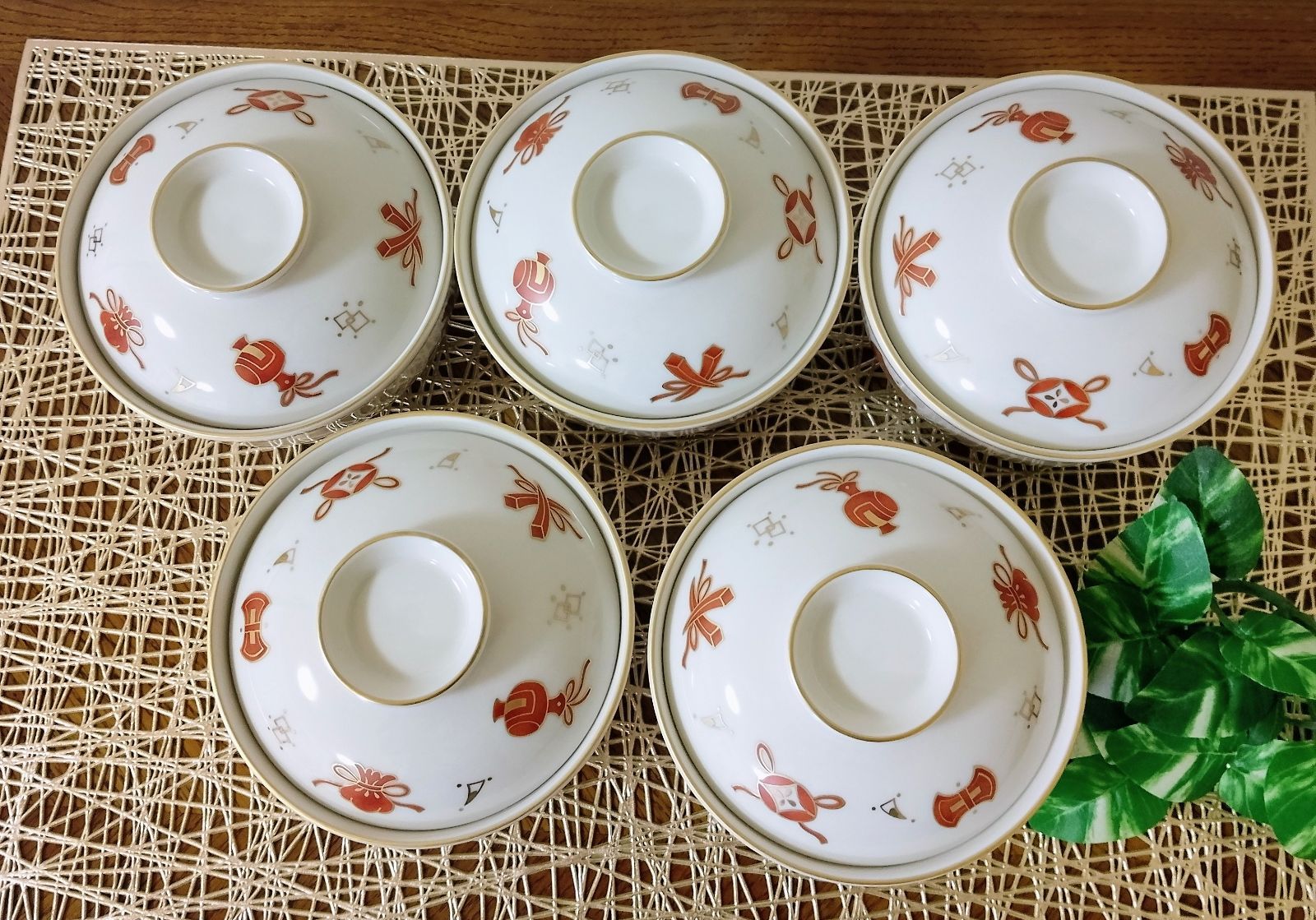 美品 赤絵 たち吉 蓋付き煮物椀 雑煮椀 蓋付きどんぶり 宝づくし